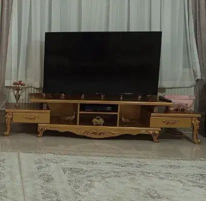 میز تلوزیون|میز تلویزیون|پرند, فاز ۴|دیوار