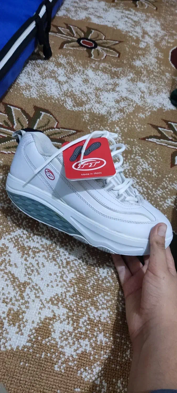 کفش ارزان|کیف، کفش، کمربند|ایوان, |دیوار