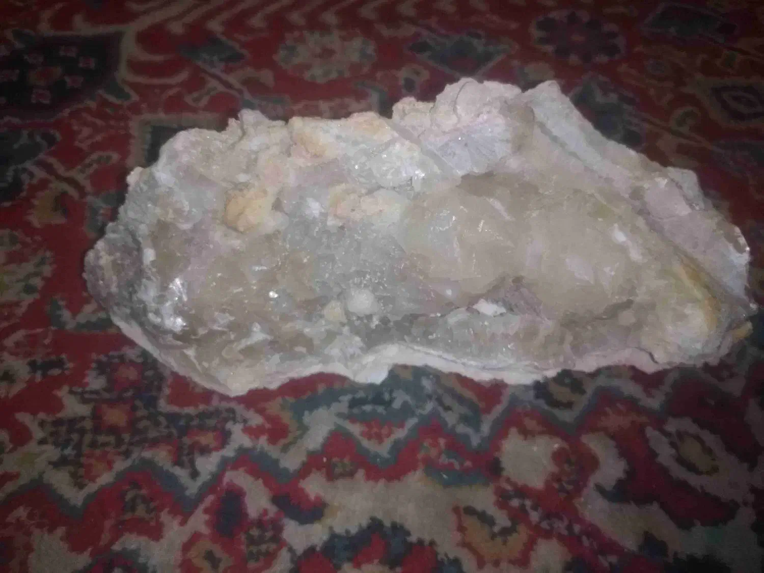 یک دستبند قدیمی هزار ساله مفرغ با تعدادی سنگ|کلکسیون اشیاء عتیقه|بروجرد, |دیوار