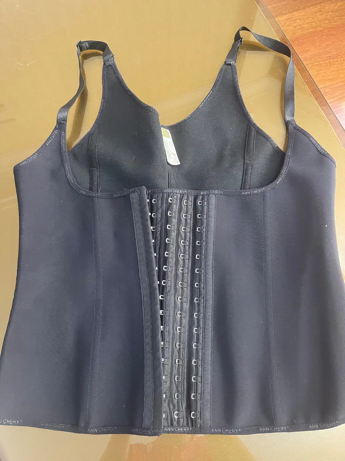 کن ساعت شنی|لباس|همدان, |دیوار