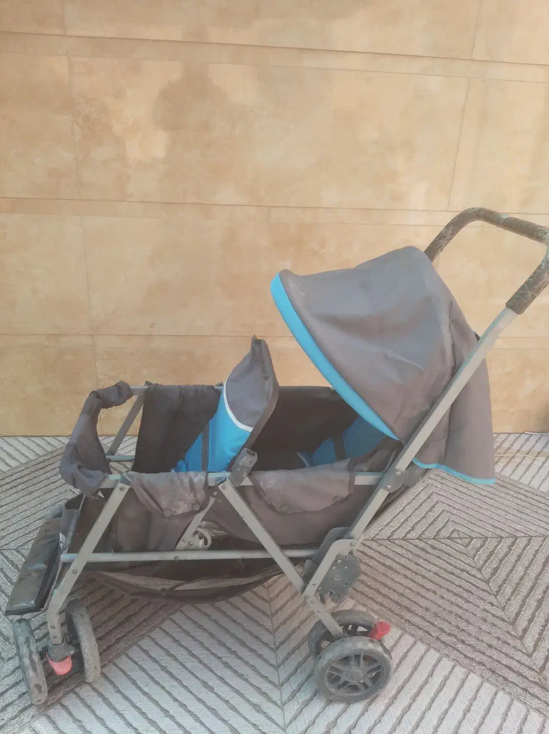 یک عدد کالسکه بچه صحیح و سالم|کالسکه و لوازم جانبی|بندر کنگان, |دیوار