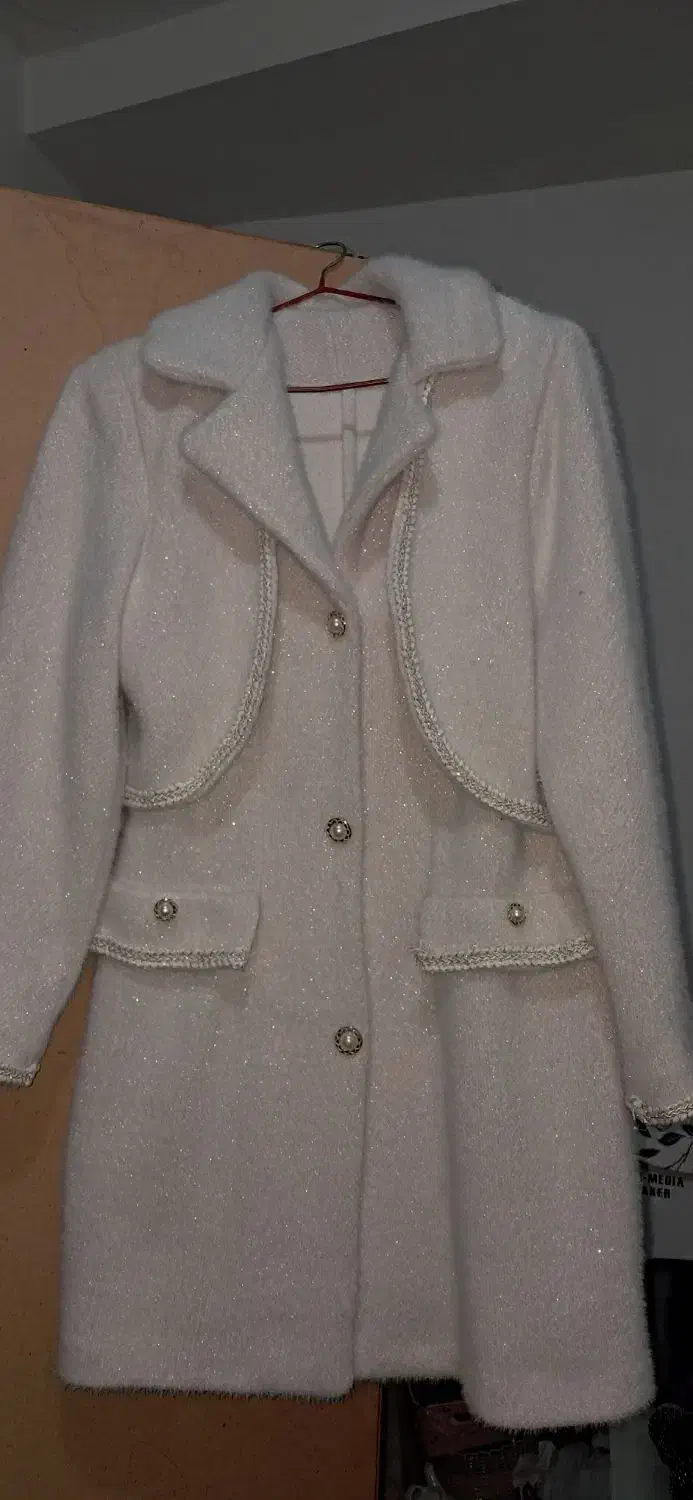 پالتو|لباس|اردبیل, |دیوار