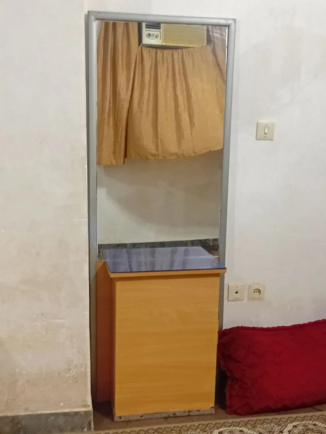 آینه ایستاده قدی جنس چوبی و فلز|آینه|بندرعباس, |دیوار