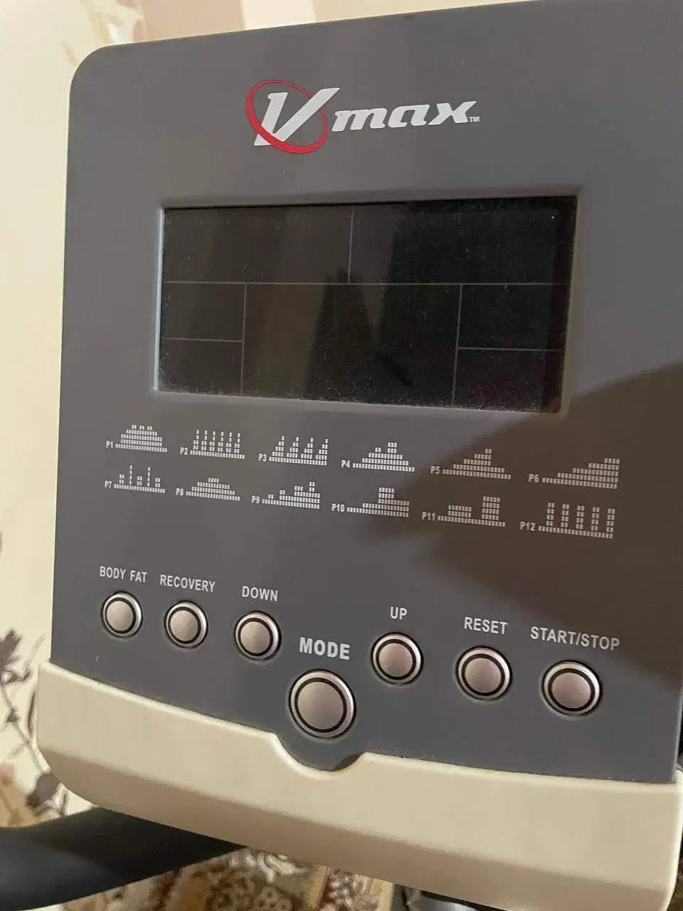 دوچرخه ثابت وی مکس Vmax 6380R-AT|تجهیزات ورزشی|فومن, |دیوار