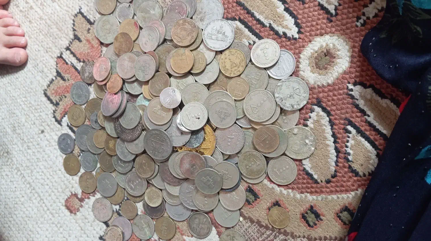 تعداد زیادی سکه جمهوری و شاهی وسکه های قدیمی|کلکسیون سکه، تمبر، اسکناس|نجف‌آباد, یزدانشهر|دیوار