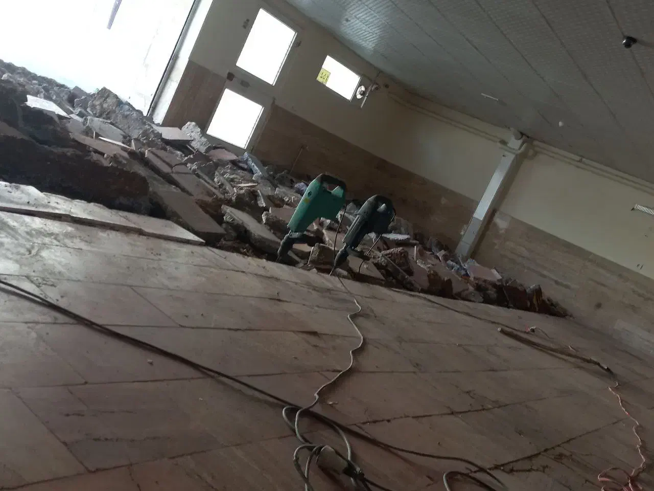 بتن کنی وتخریب سوراخکاری ،دژبر با قیمت منصفانه|خدمات پیشه و مهارت|تبریز, |دیوار