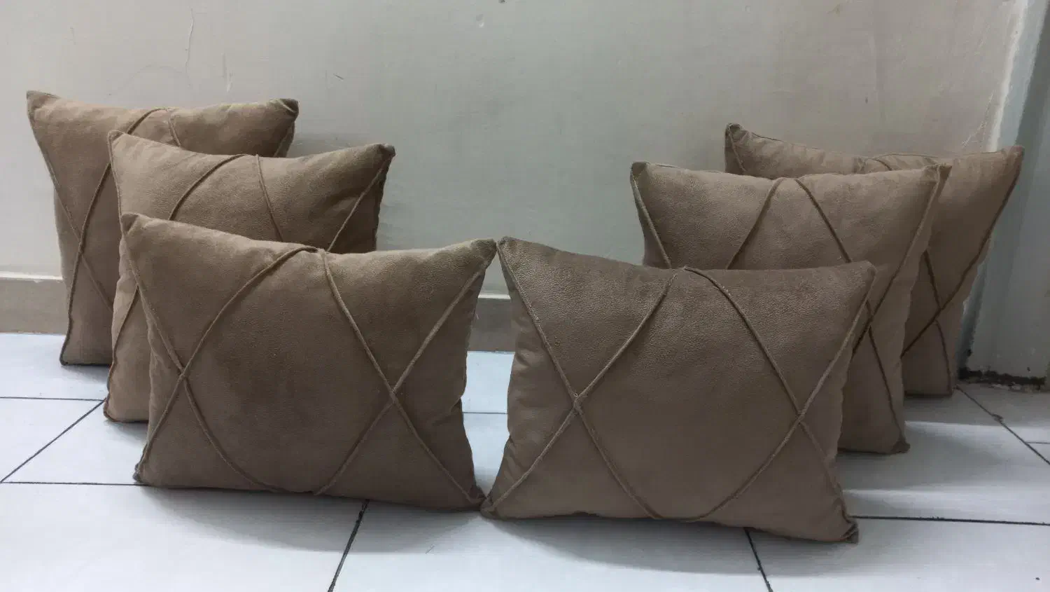 پشتی طلایی|حراج|تهران, جمالزاده|دیوار