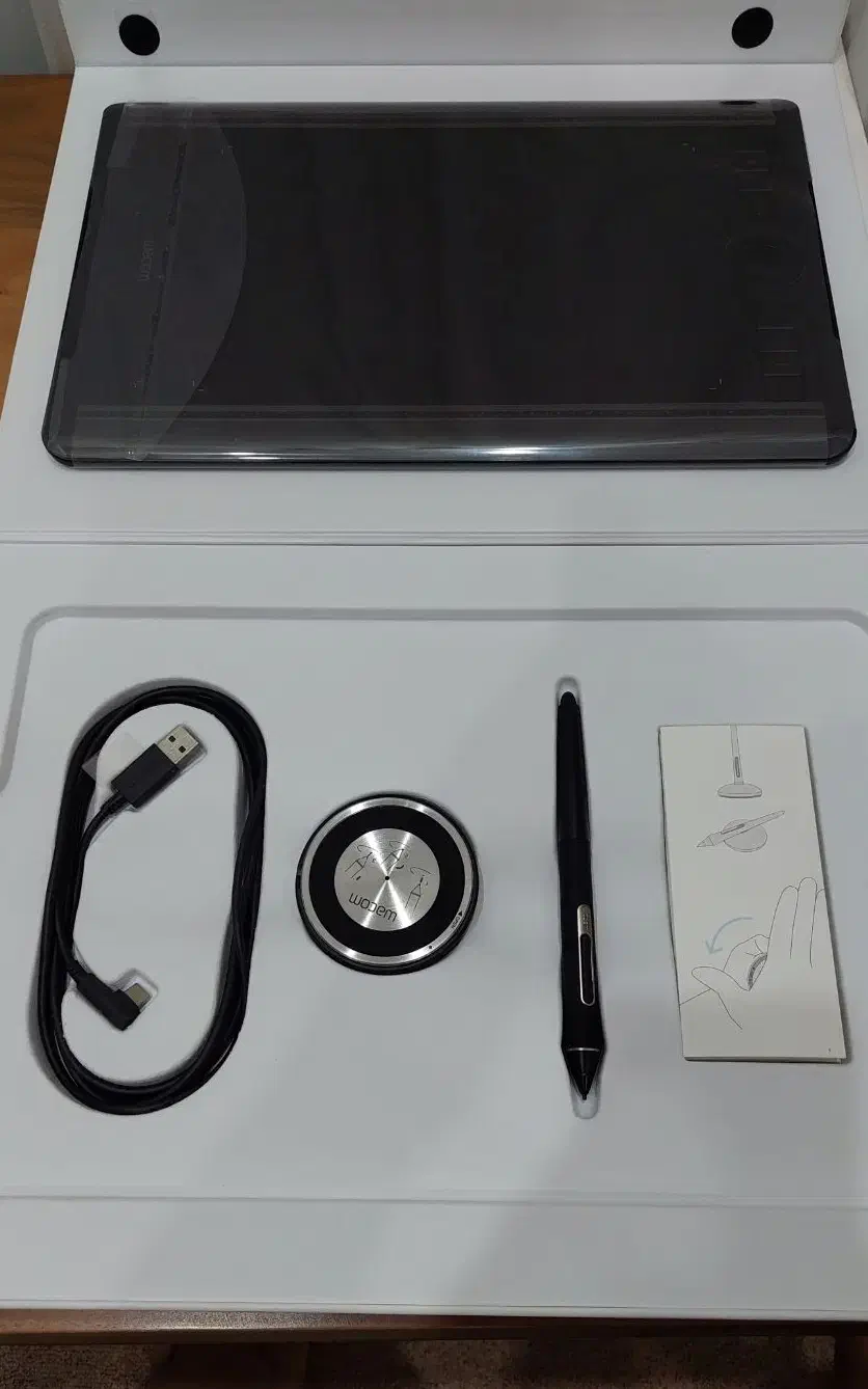 قلم نوری وکام intuos pro medium|تبلت|فردیس, شهرک شهید حسینی|دیوار