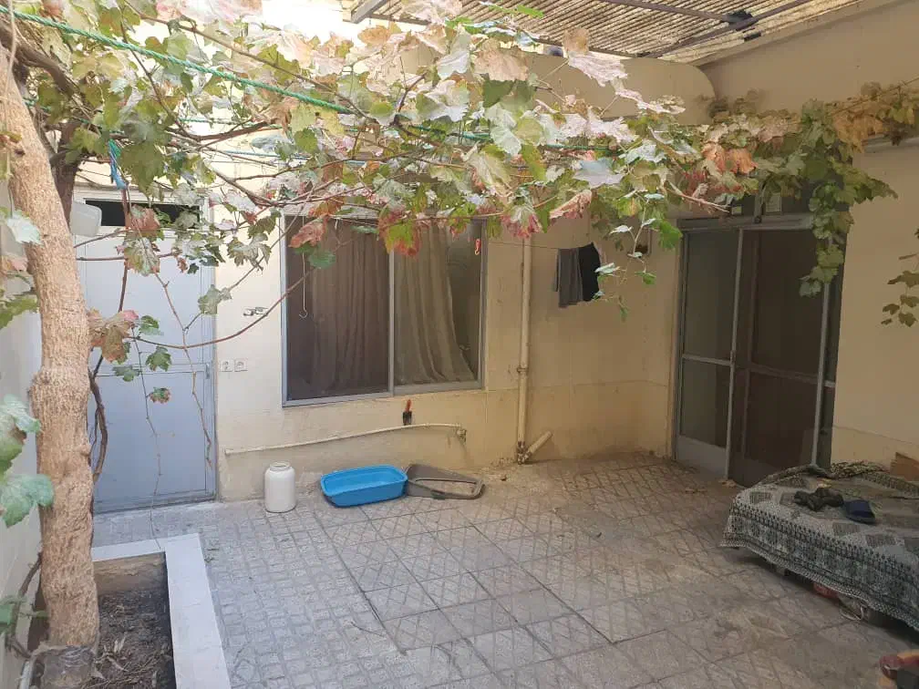 ۸۷ متر/پاستور،آژیده/دربستی/حیاط دار