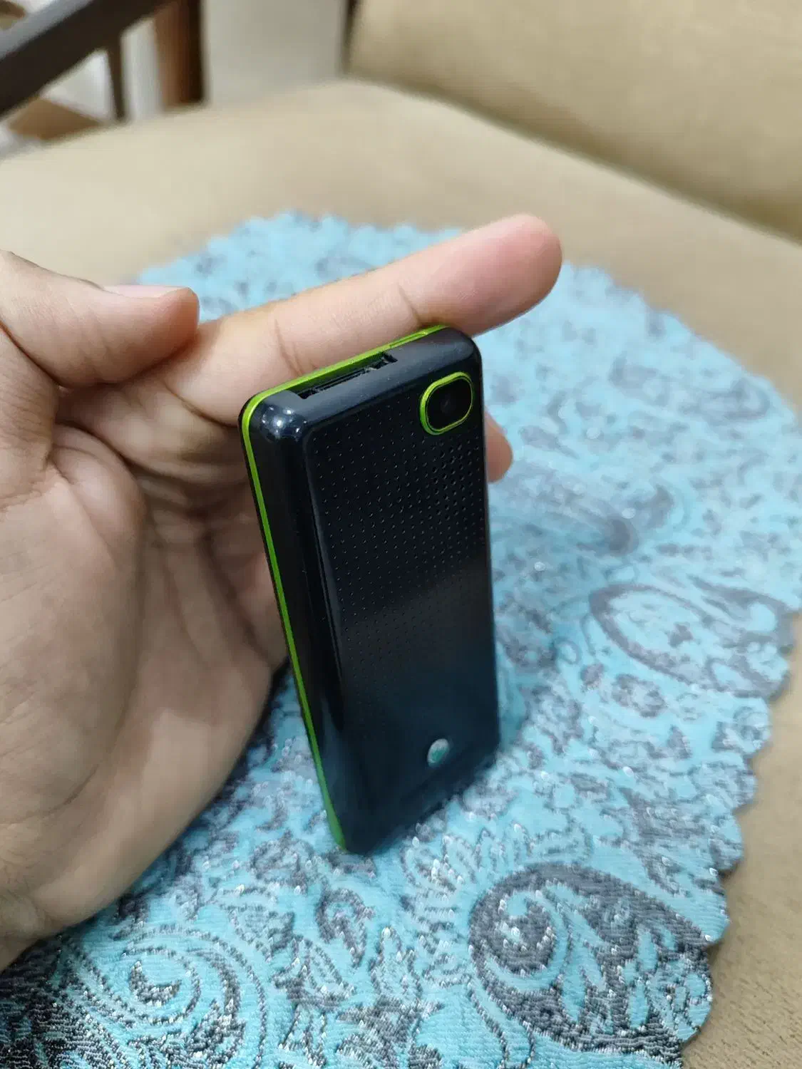 Sony Ericsson K330|موبایل|پرند, فاز ۱|دیوار