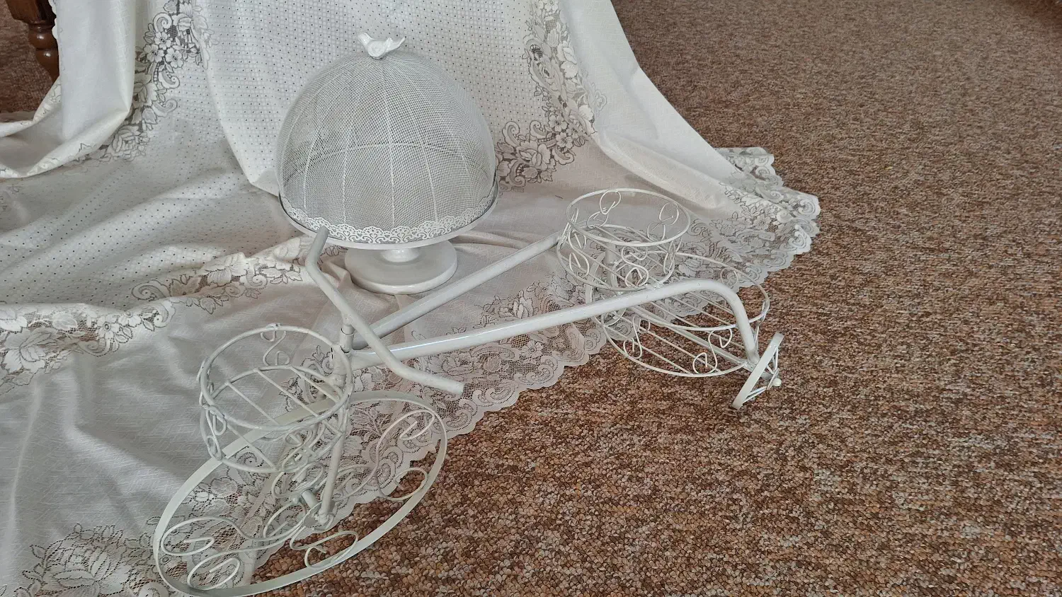 استند دوچرخه و ظرف کیک مناسب یلدا|ظروف سرو و پذیرایی|نجفآباد, امام خمینی|دیوار