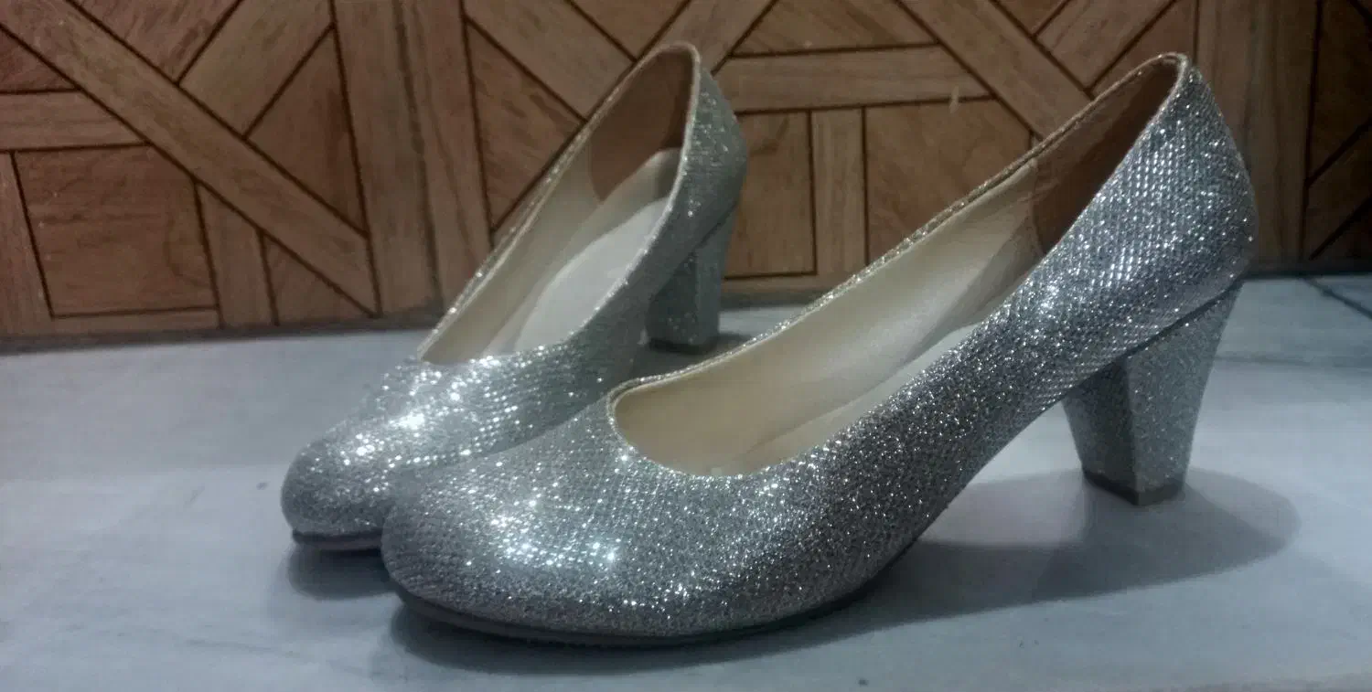 کفش مجلسی پر نگین سایز ۴۰|کیف، کفش، کمربند|تهران, مینای شمالی (مخبر)|دیوار