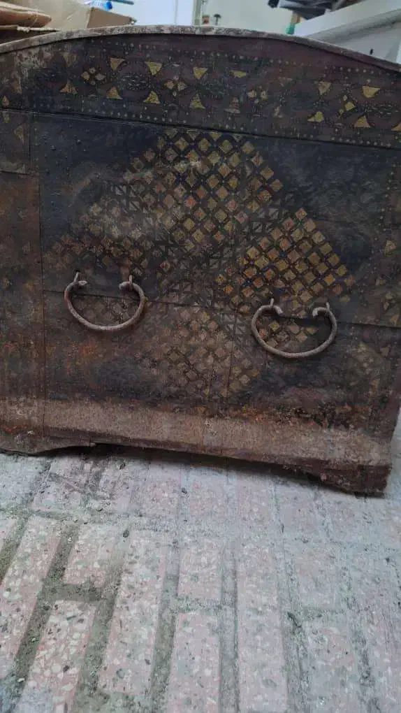 صندوقچه قدیمی و زیبا|کلکسیون اشیاء عتیقه|لاهیجان, فیاض|دیوار