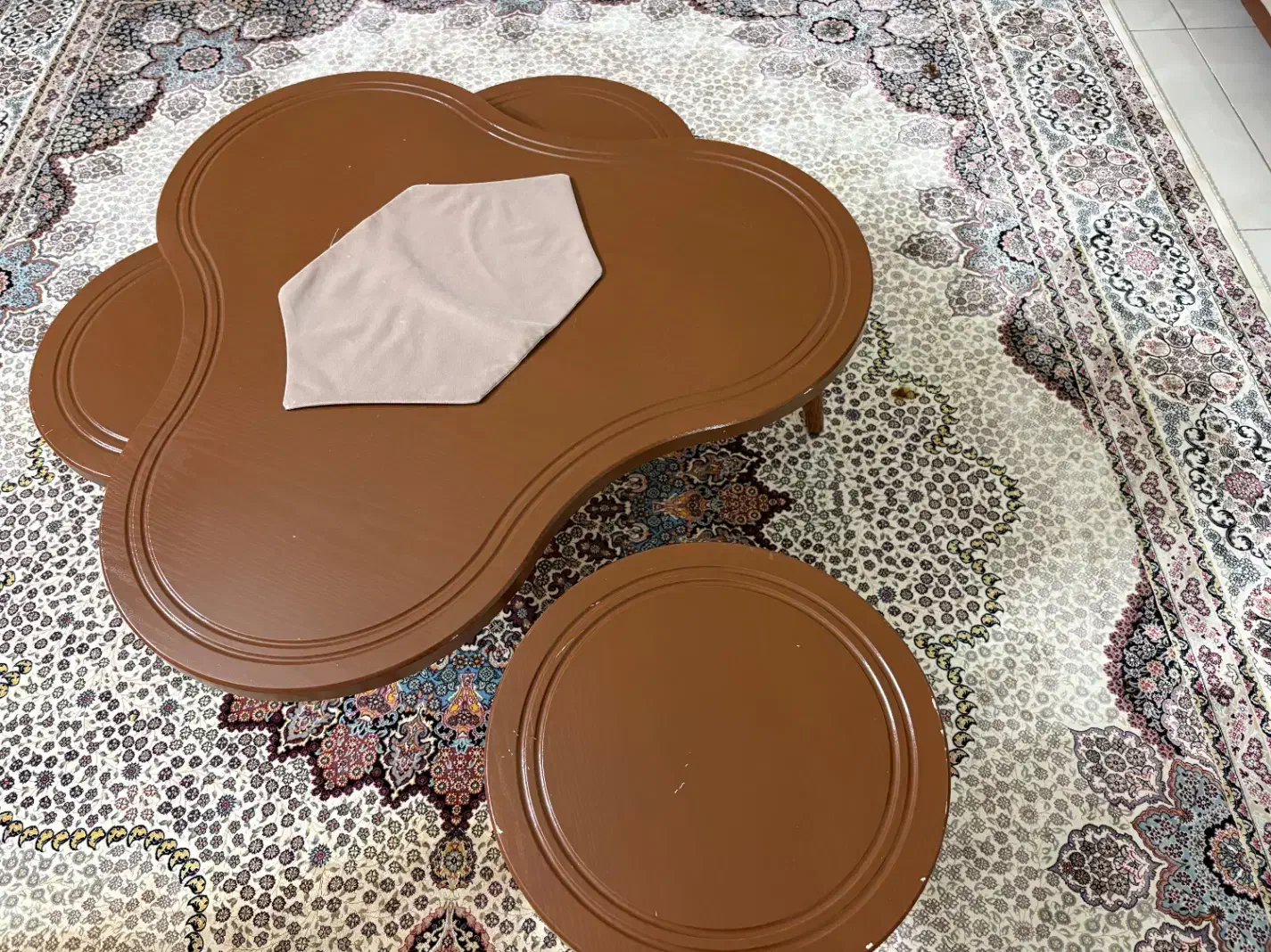 میز وسط به همراه سه تا عسلی|مبلمان خانگی و میز عسلی|قائم‌شهر, |دیوار