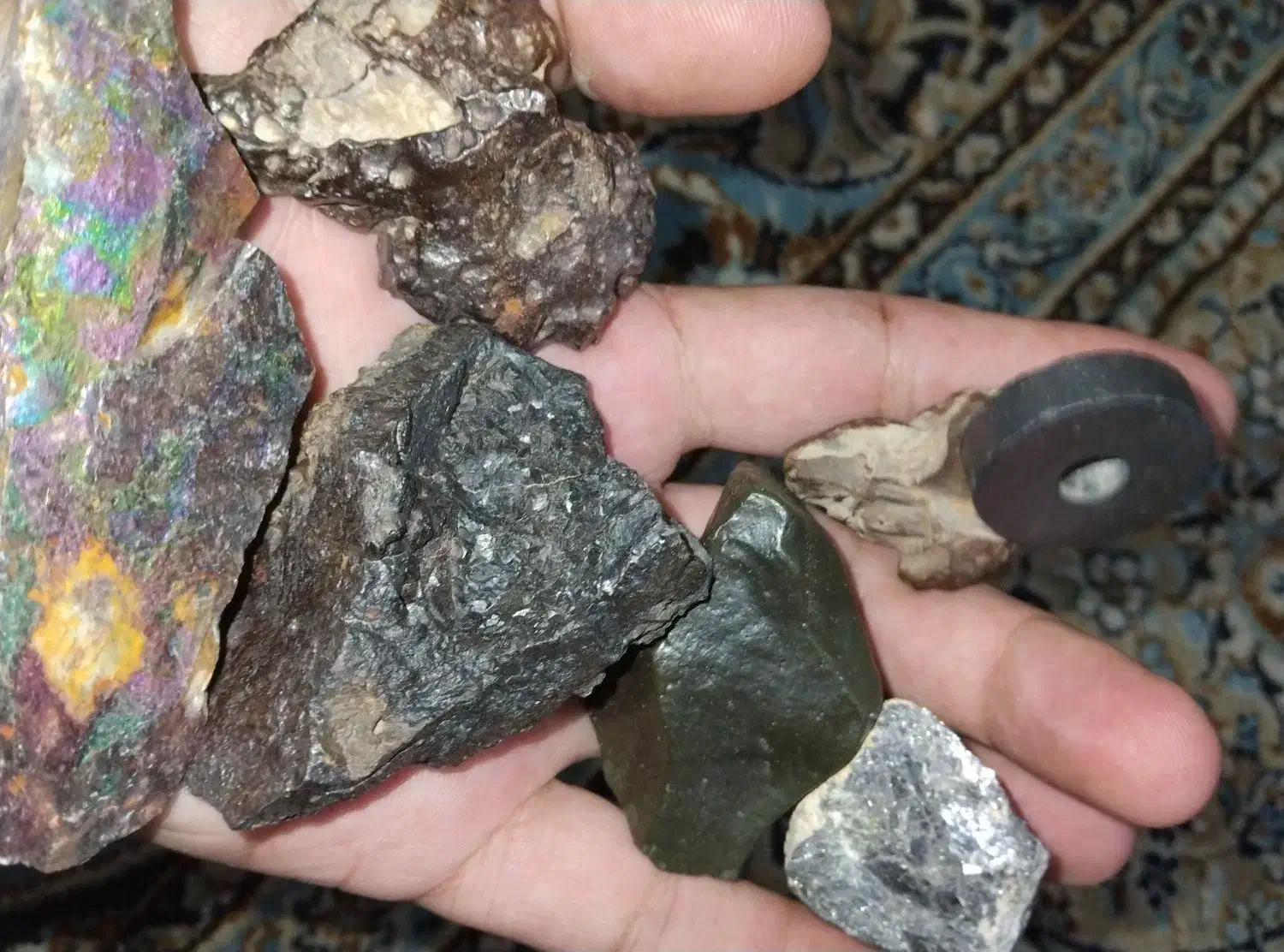 سنگ قیمتی و200گرمی خاک طلا همه باهم 15تومن|جواهرات|زاهدان, |دیوار