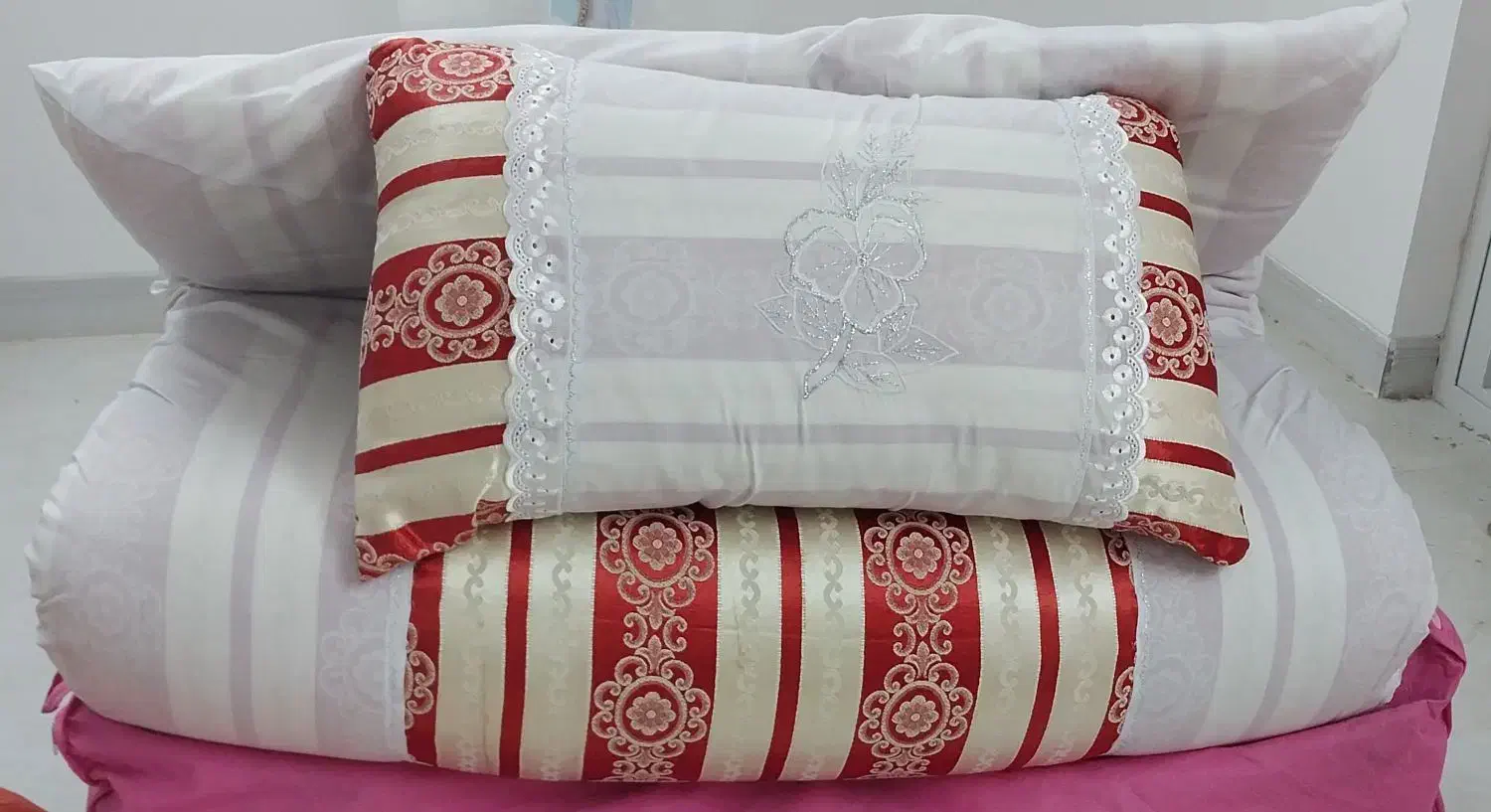 تشک یکنفره پنبه همراه بالشت کاملا نو|رختخواب، بالش، پتو|یزد, |دیوار