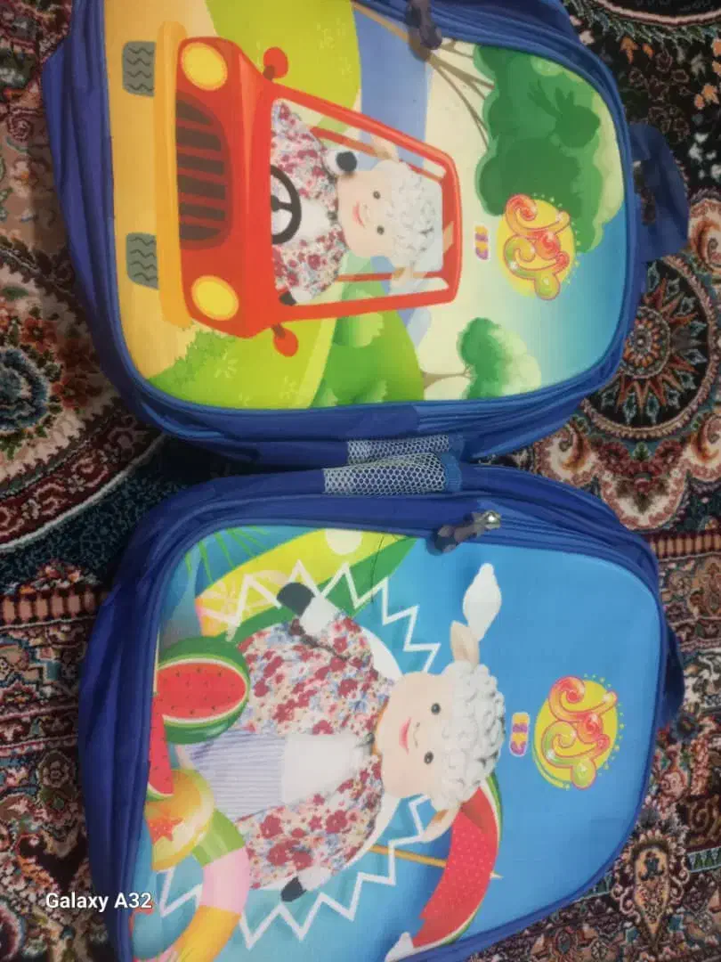 کیف مدرسه نو|کیف، کفش، کمربند|شیراز, دباغ خانه|دیوار