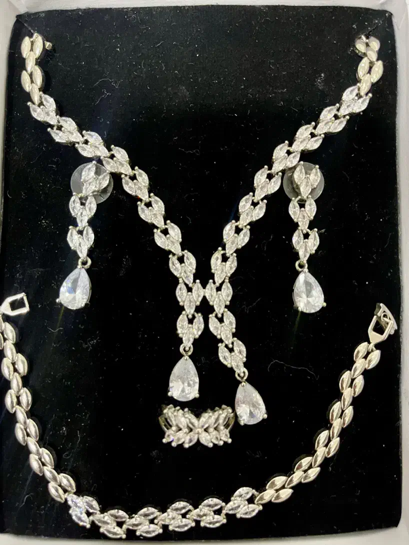 بدلیجات سرویس عروس|جواهرات|بندر گناوه, |دیوار