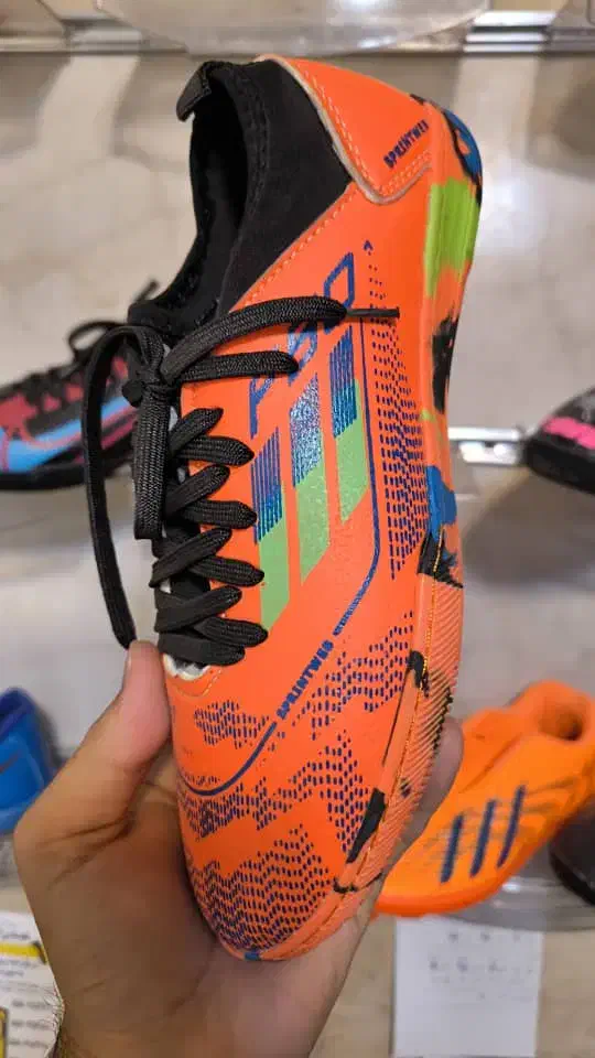 حراج کتونی فوتسال|کیف، کفش، کمربند|اراک, |دیوار