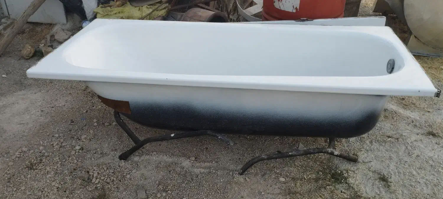 وان حمام آهنی تمیز مناسب داخل حمام یا سبزی فروشی|لوازم سرویس بهداشتی|کرمانشاه, |دیوار