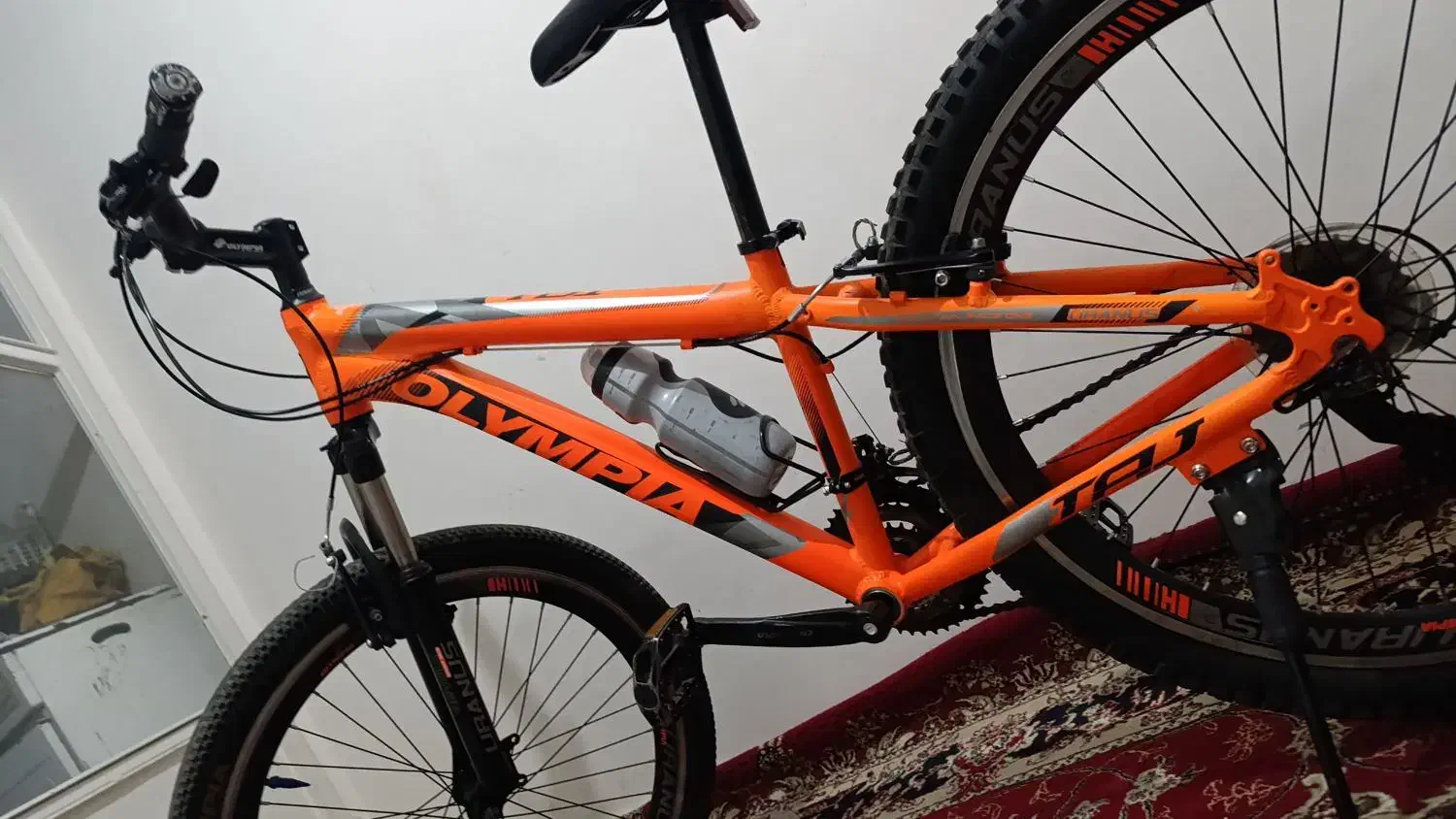 دوچرخه نو نو نو|دوچرخه، اسکیت، اسکوتر|اندیشه, اندیشه فاز ۱|دیوار