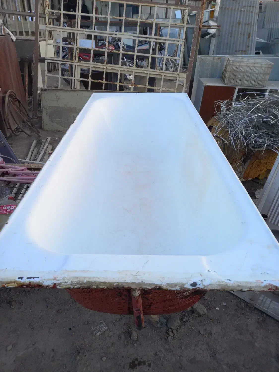 وان فلزی تمیز وسالم سنگین طول ۱۷۰ عرض ۷۰ عمق ۴۳|مصالح و تجهیزات ساختمان|مشهد, نیزه|دیوار