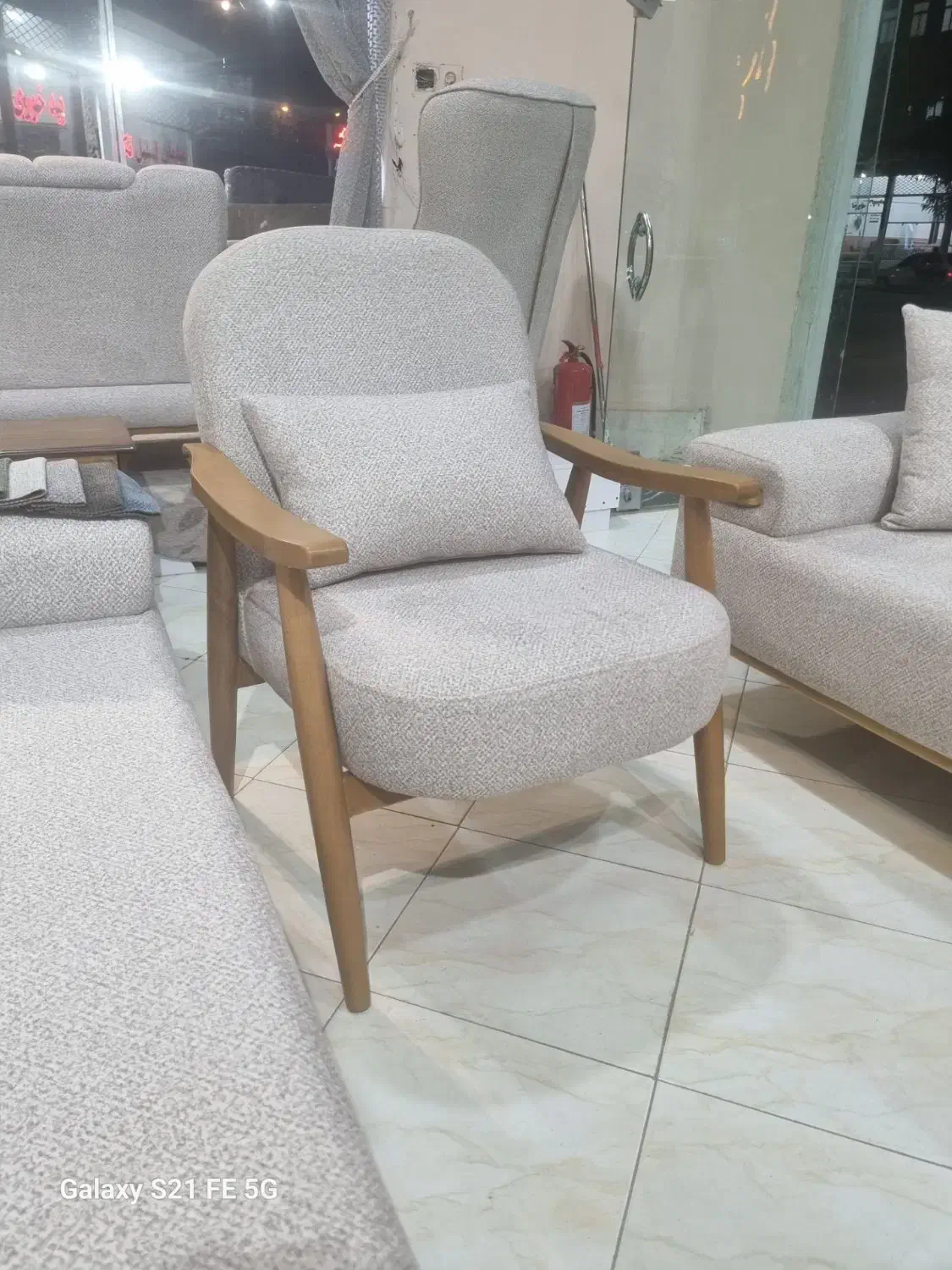 مبل ۸نفره ویانا|مبلمان خانگی و میز عسلی|سبزوار, ابارش|دیوار