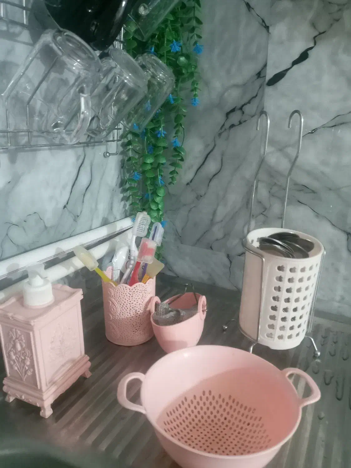 جا قاشقی|آب‌چکان و نظم‌دهنده ظروف|اراک, |دیوار