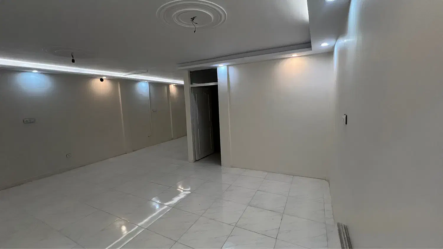 ۶۵ متر با حیاط ، بازسازی حتی ۱۵ نفر