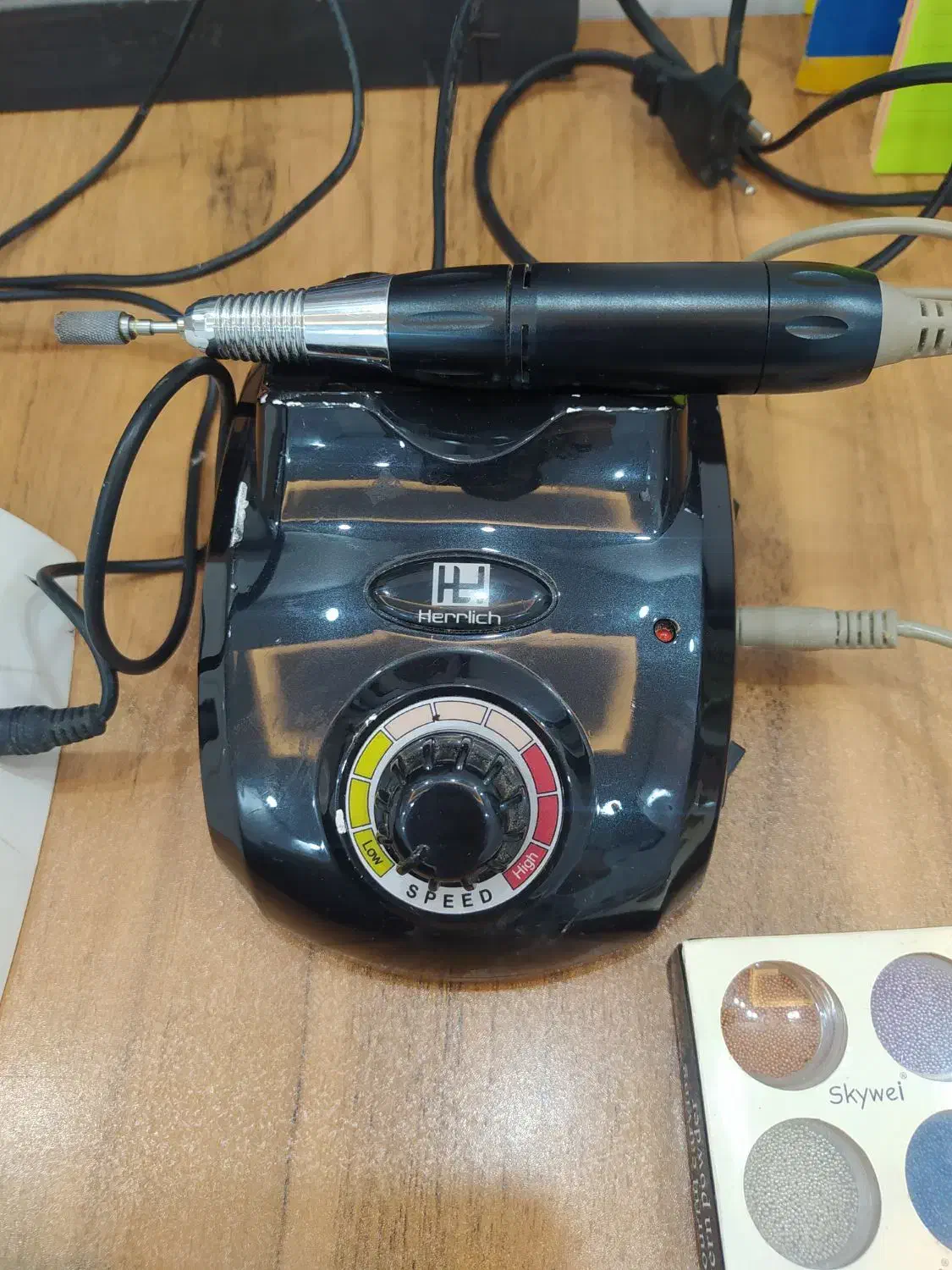 وسایل ناخن کاری دستگاه سوهان برقی و یوی|آرایشگاه و سالن‌های زیبایی|آستارا, |دیوار