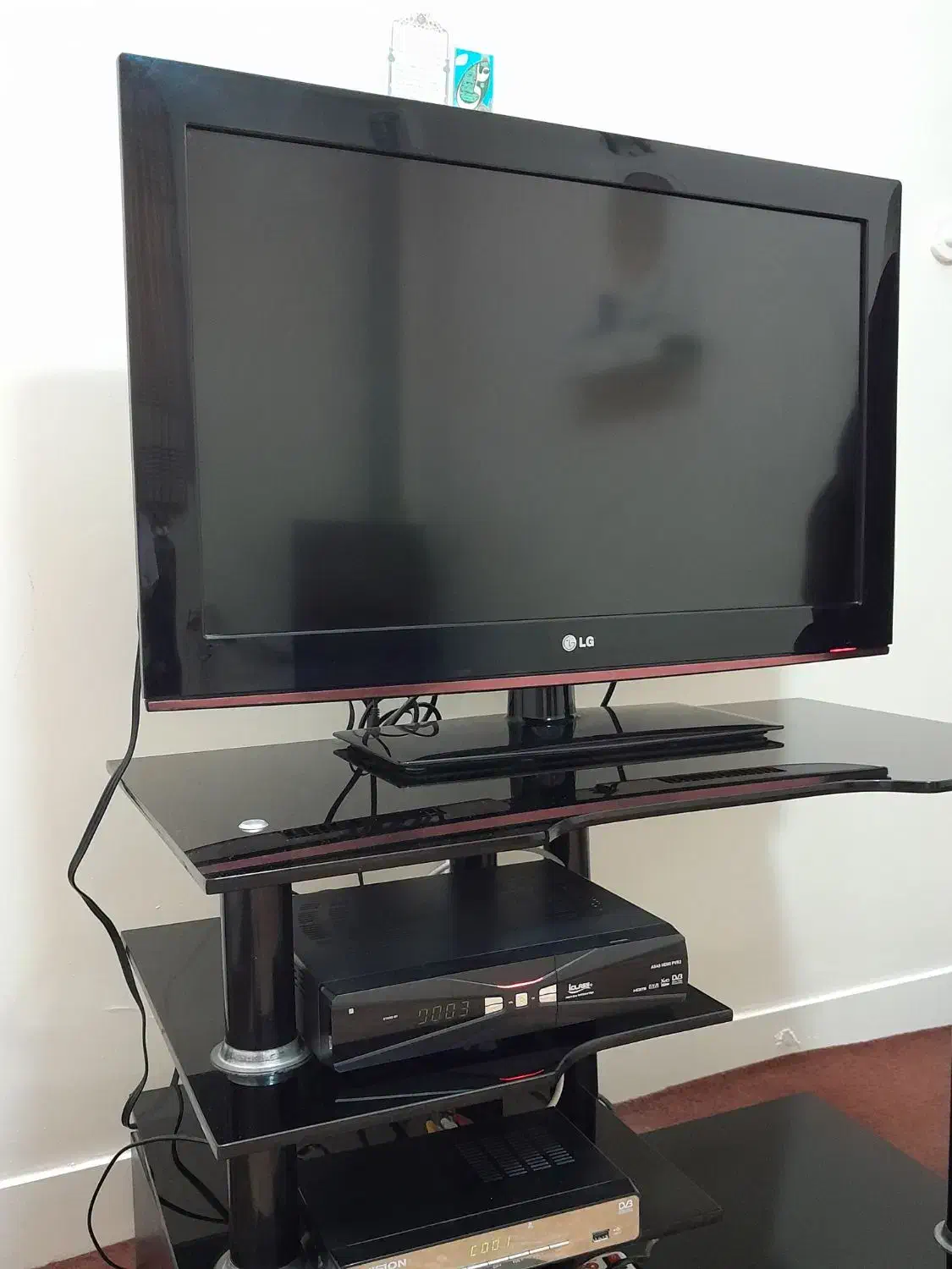 تلویزیون|تلویزیون و پروژکتور|اندیشه, اندیشه فاز ۴|دیوار