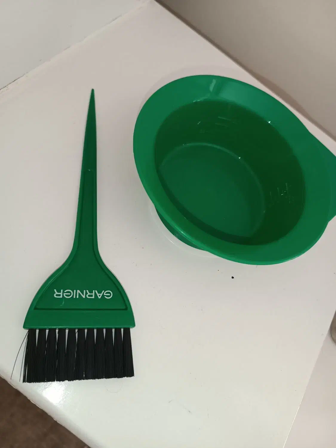 کاسه و فرچه رنگ‌ مو مدل گارنیه|آرایشگاه و سالن‌های زیبایی|شاهین‌شهر, نبوت|دیوار