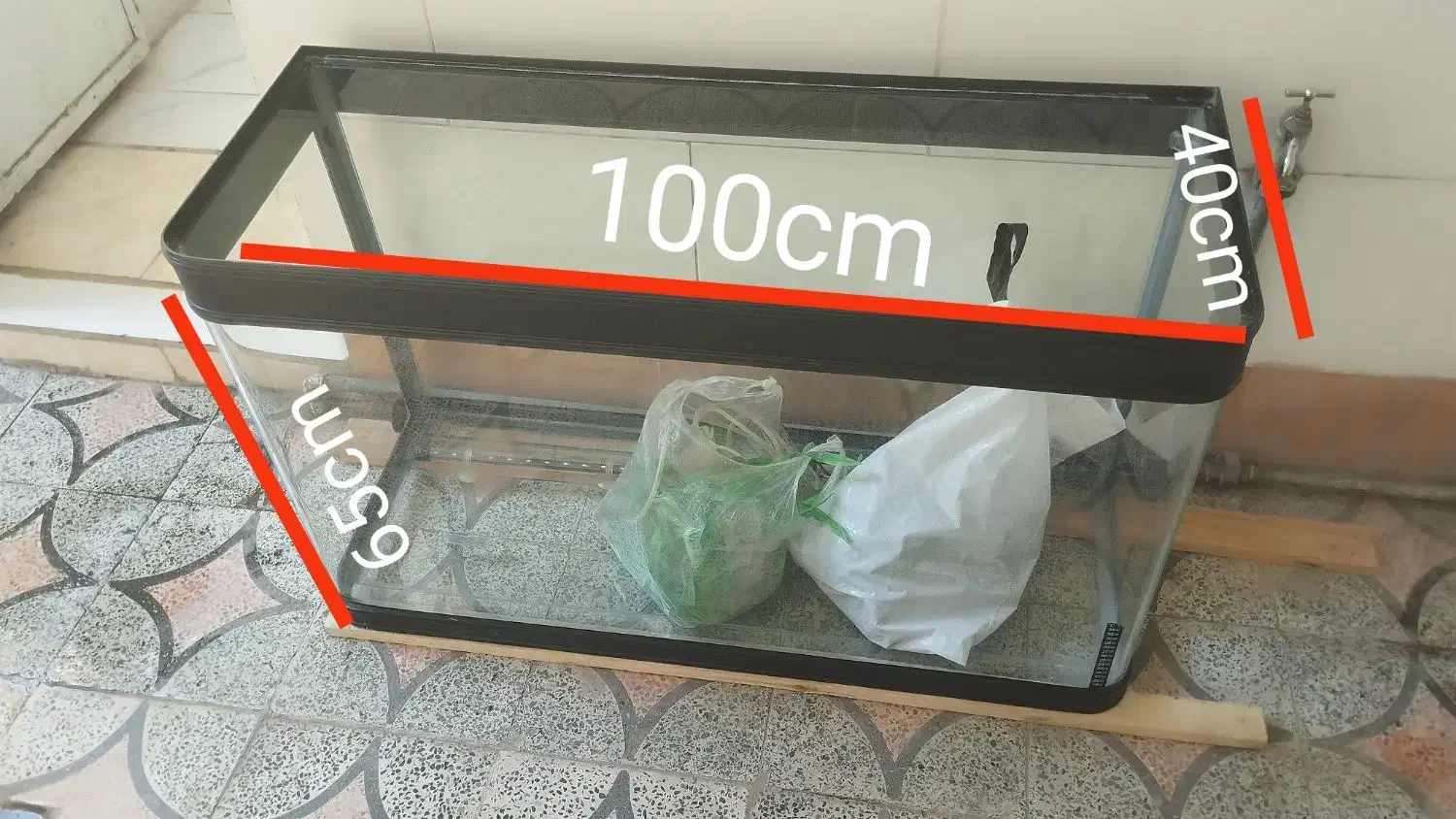 آکواریوم شیشه خم نو نو|ماهی|خرم‌آباد, |دیوار