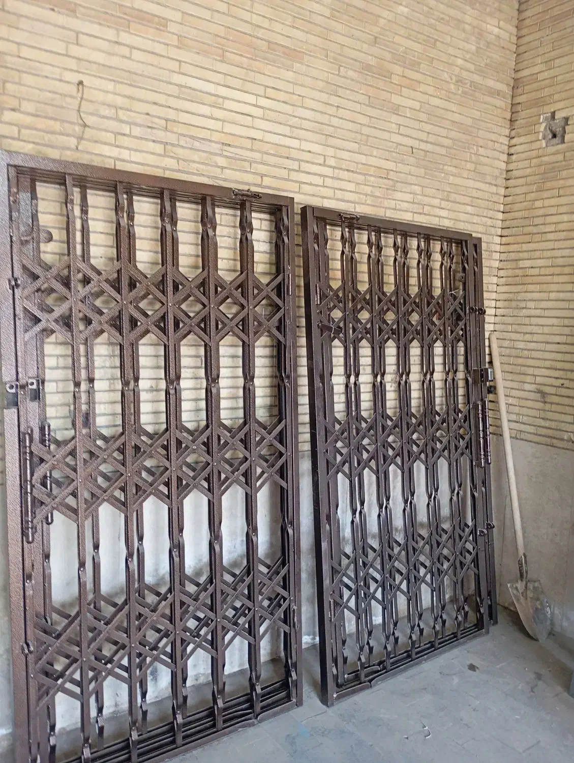 مرکز ساخت و پخش درب آکاردئونی و حفاظ کلی و جزئی|مصالح و تجهیزات ساختمان|گلبهار, شهر جدید گلبهار|دیوار