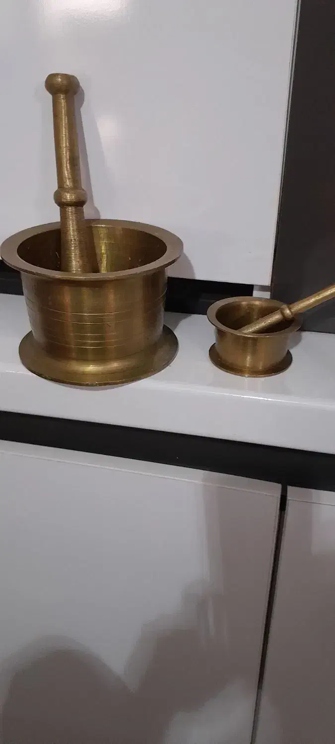 هیونگ قدیمی یکی بزرگ اون یکی کوچک|ظروف پخت‌وپز|مراغه, |دیوار