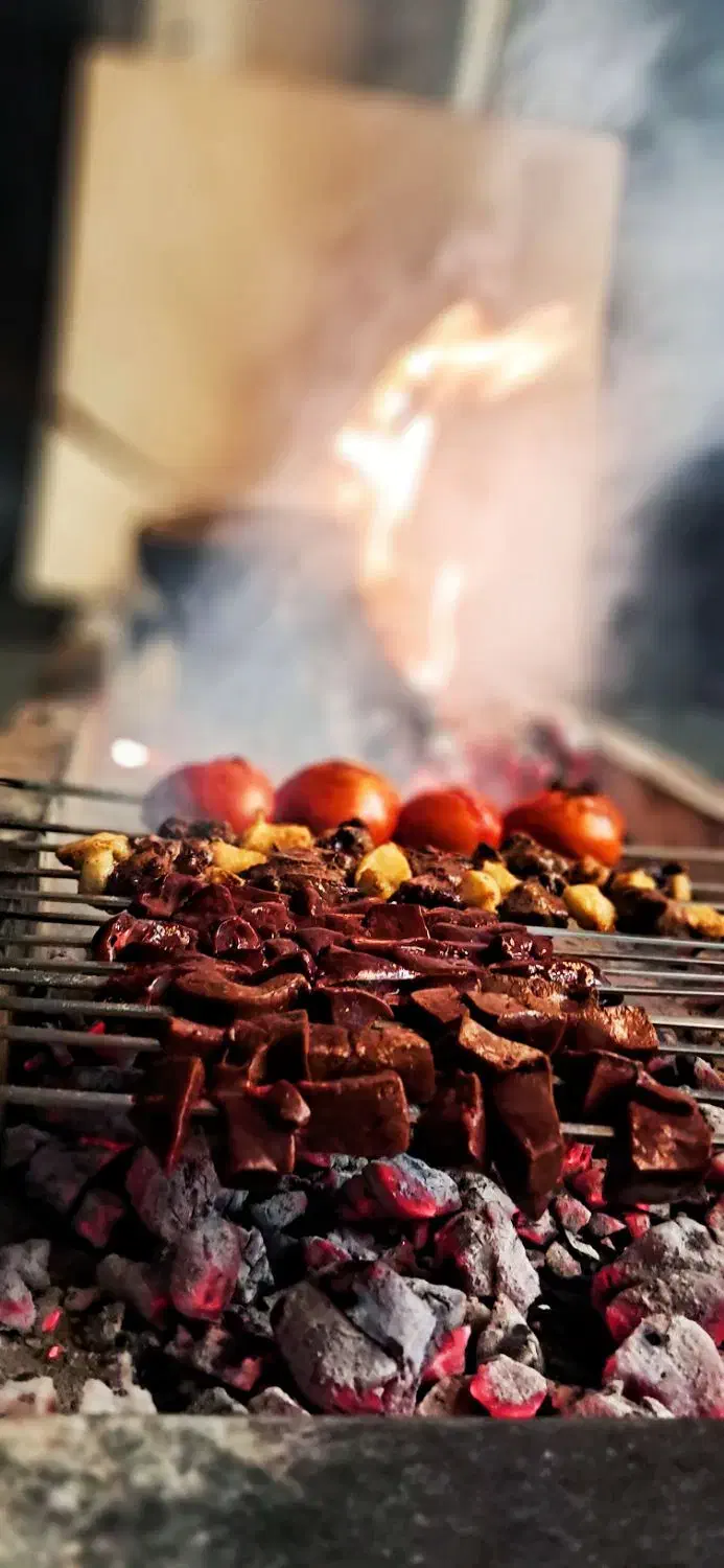 نیروی کار خانم و آقا چلوکبابی چنکال|استخدام خدمات فروشگاه و رستوران|داراب, |دیوار