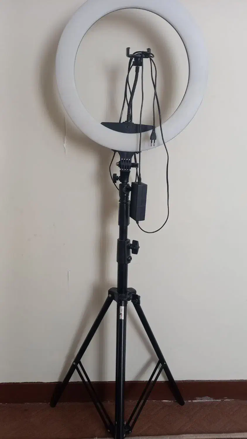 رینگ لایت سایز بزرگ|دوربین عکاسی و فیلم‌برداری|فولادشهر, A2|دیوار