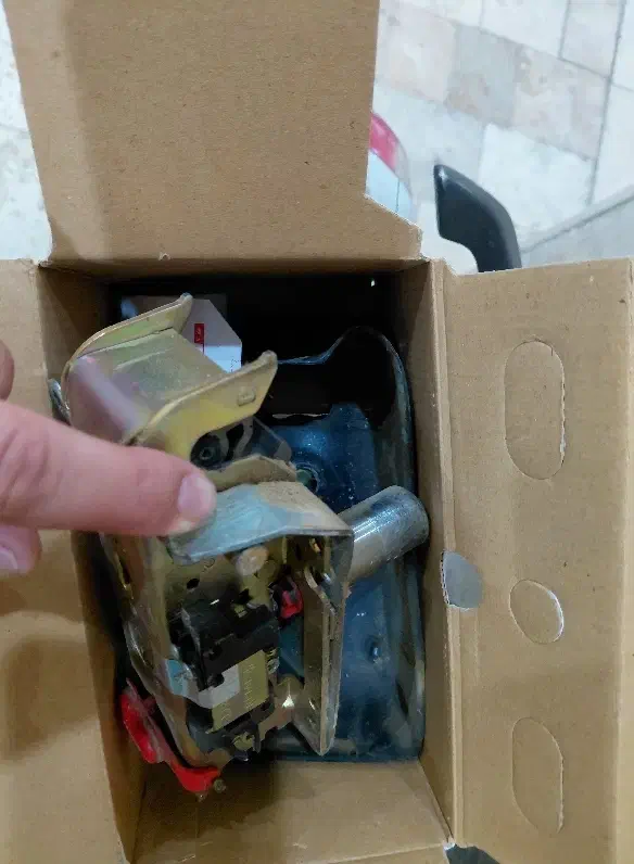 قفل برقی درب ورودی،همراه با ۱۰ عدد کلید|مصالح و تجهیزات ساختمان|باقرشهر, |دیوار