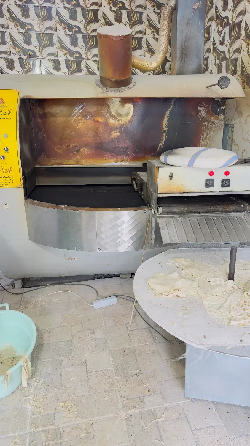 دستگاه نانوایی لواش به همراه شاطر برقی|ماشین‌آلات صنعتی|ایرانشهر, |دیوار