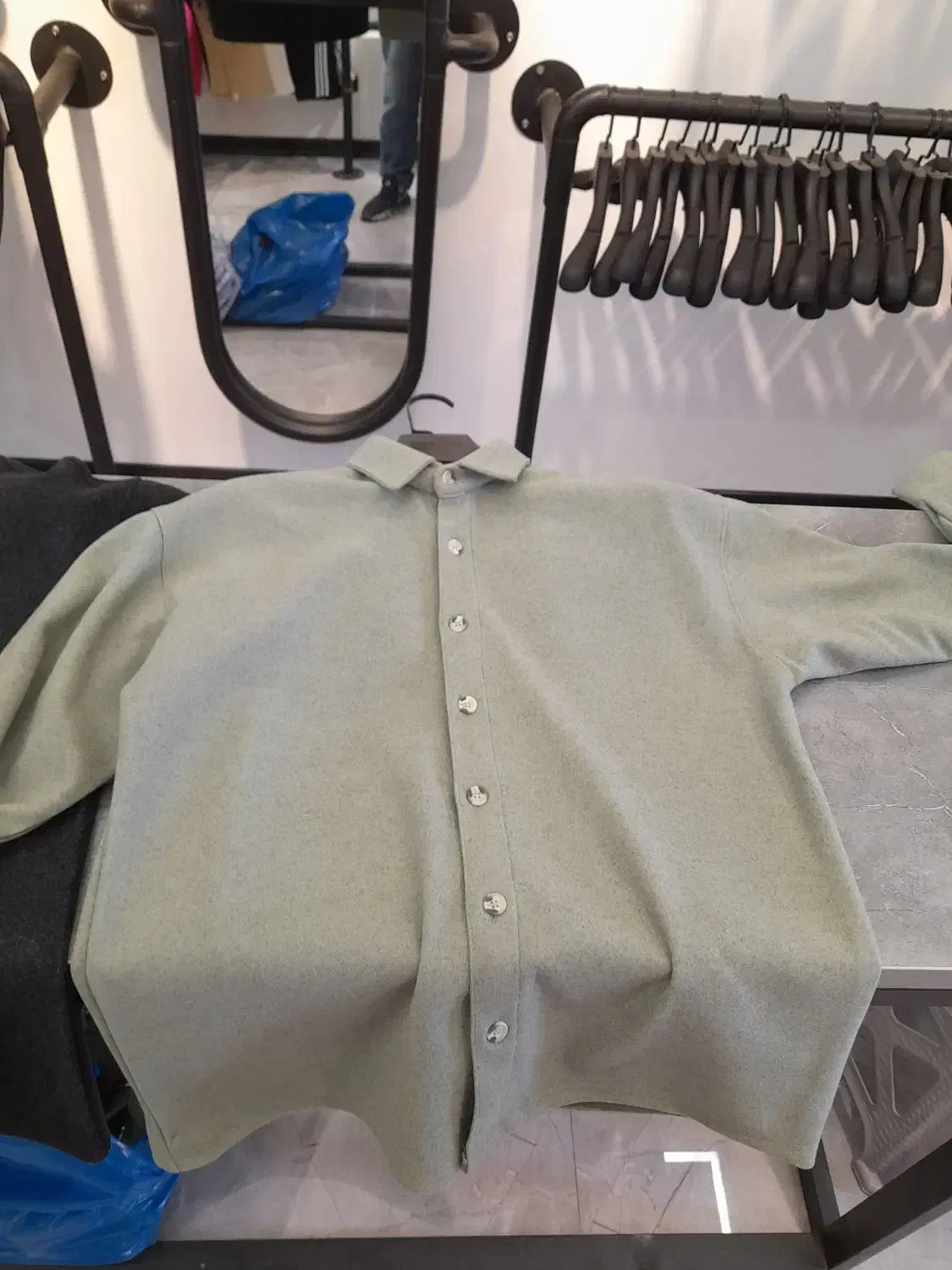 یقه دوزوکارگرساده پیراهن  مردانه|استخدام صنعتی، فنی، مهندسی|تهران, والفجر (افسریه)|دیوار