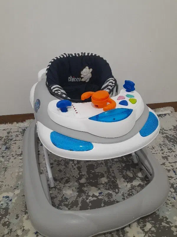 روروئک و کریر|کالسکه و لوازم جانبی|رباط‌کریم, رباط‌کریم|دیوار