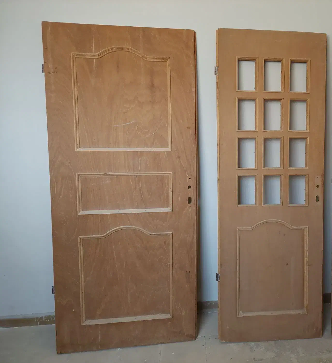 دو عدد درب چوبی و میز گرد چوبی|مصالح و تجهیزات ساختمان|داراب, |دیوار