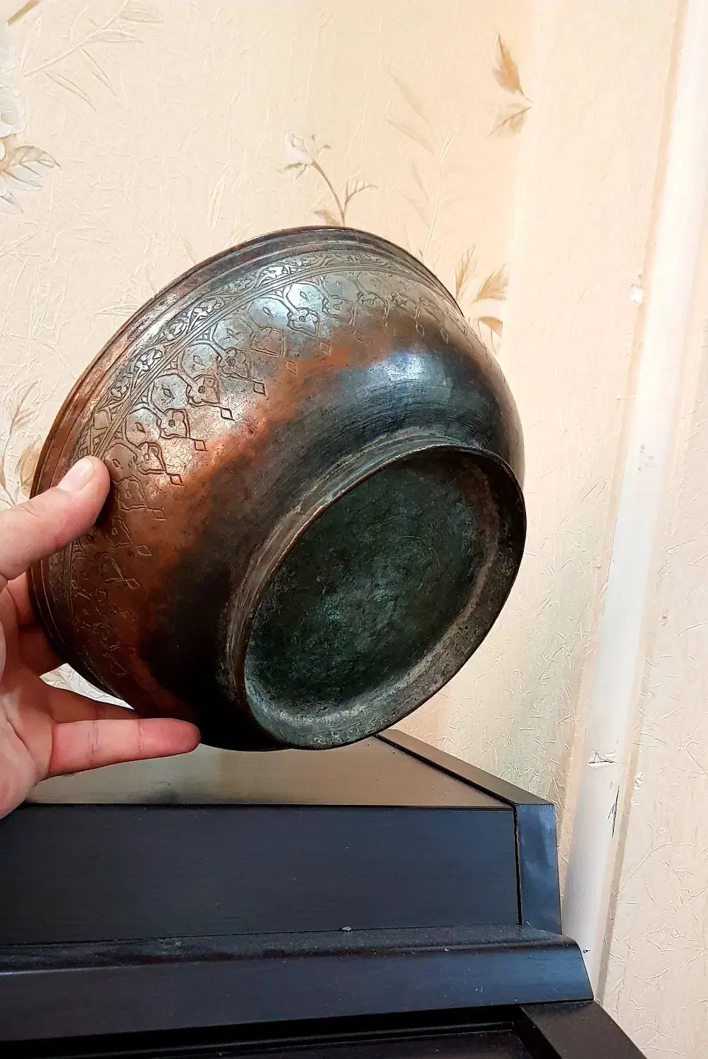 بادیه مسی قاجاری بزرگ، سنگین و جاندار|کلکسیون اشیاء عتیقه|کرمانشاه, |دیوار