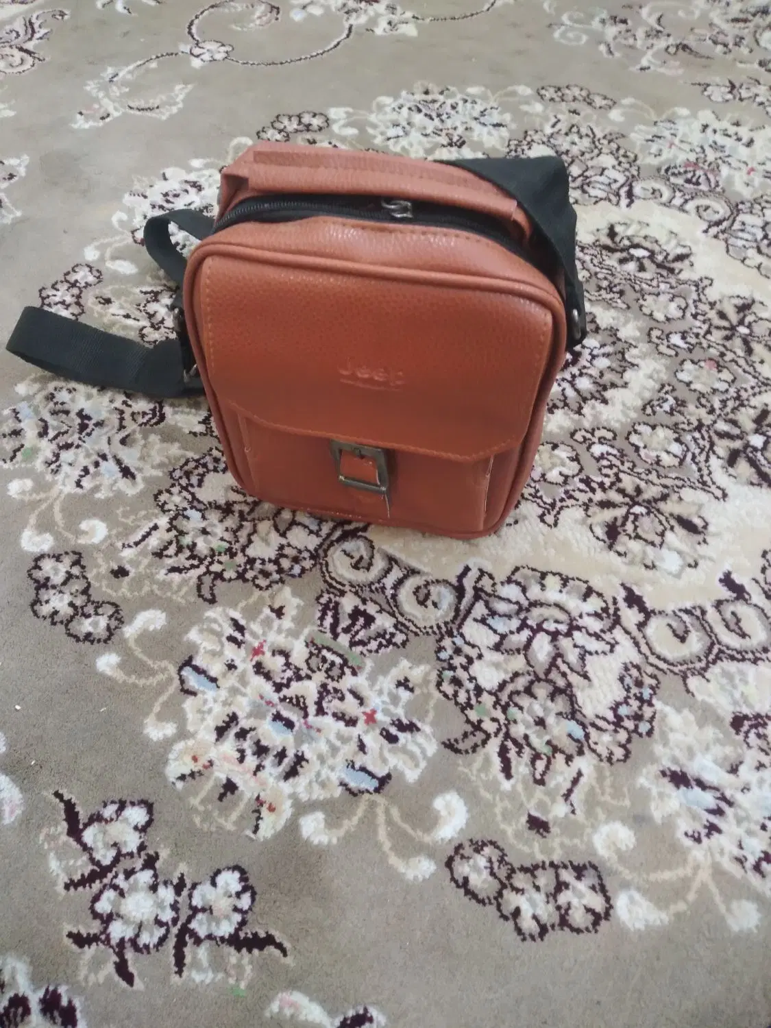 کیف|کیف، کفش، کمربند|چالوس, |دیوار