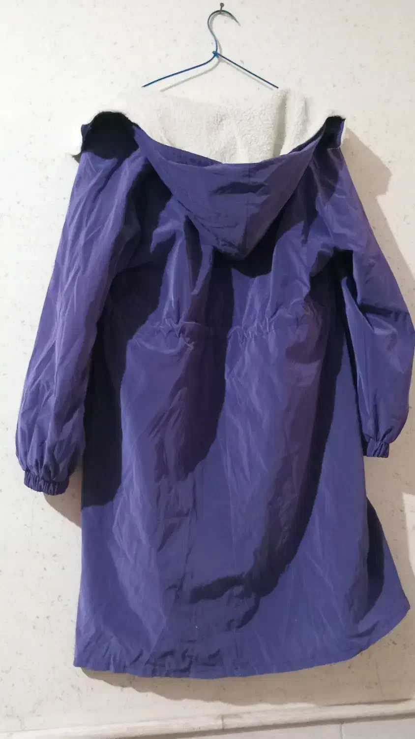 کاپشن|لباس|کاشان, ولیعصر|دیوار