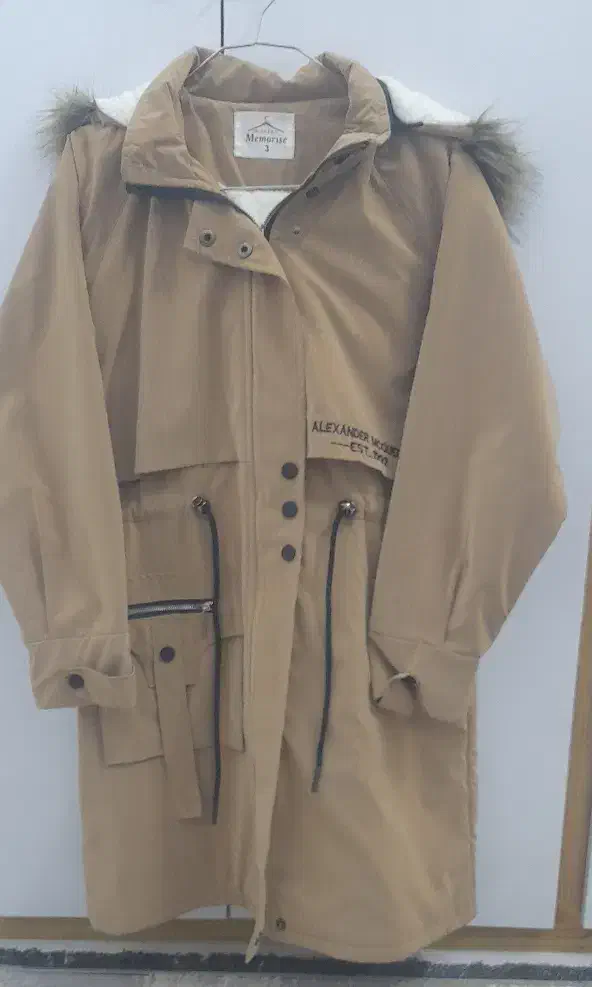 پالتو|لباس|مشهد, طبرسی شمالی|دیوار