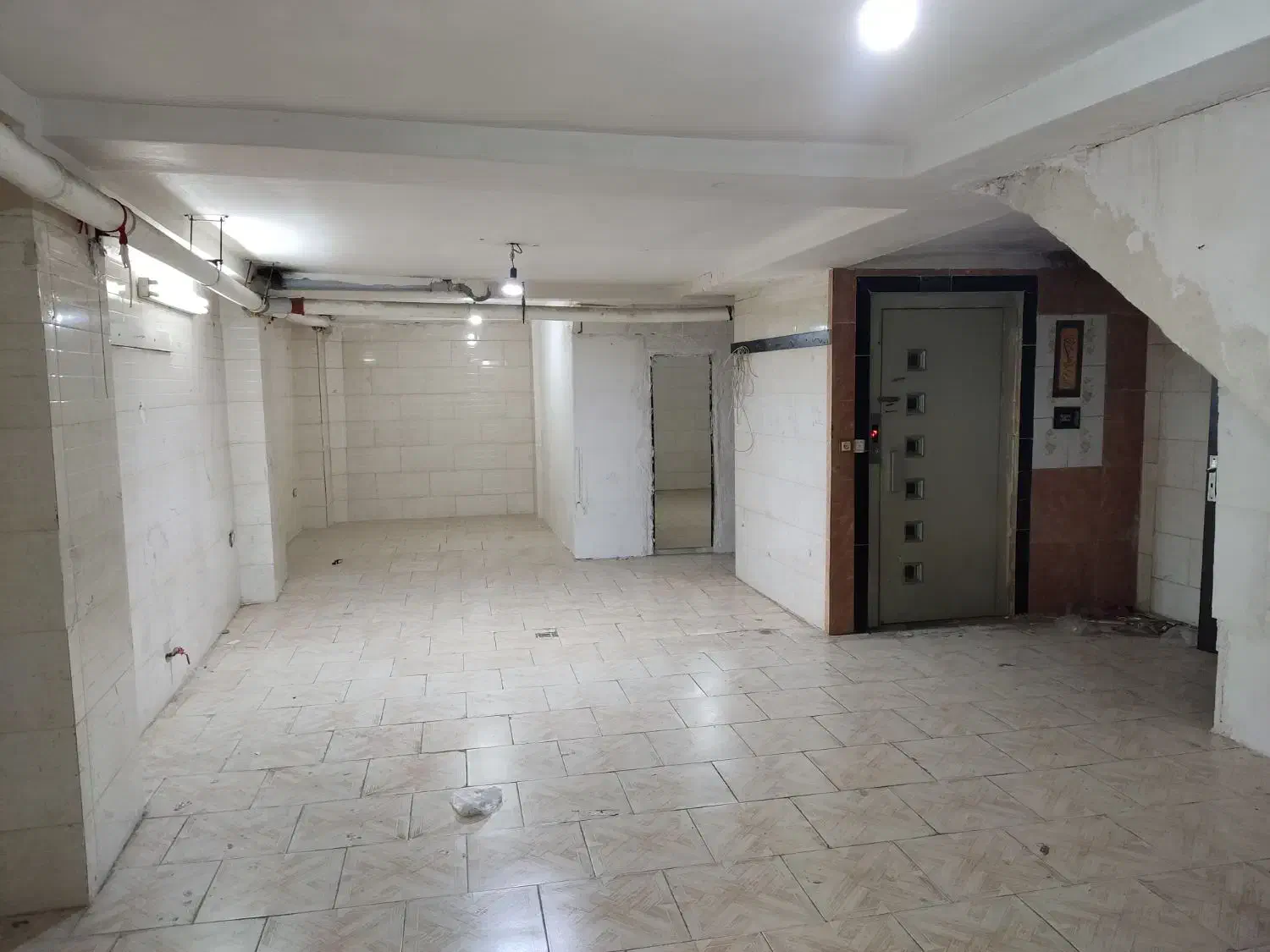 ۹۰متر برای انبار|اجارهٔ دفتر کار، اتاق اداری، مطب|تهران, منیریه|دیوار