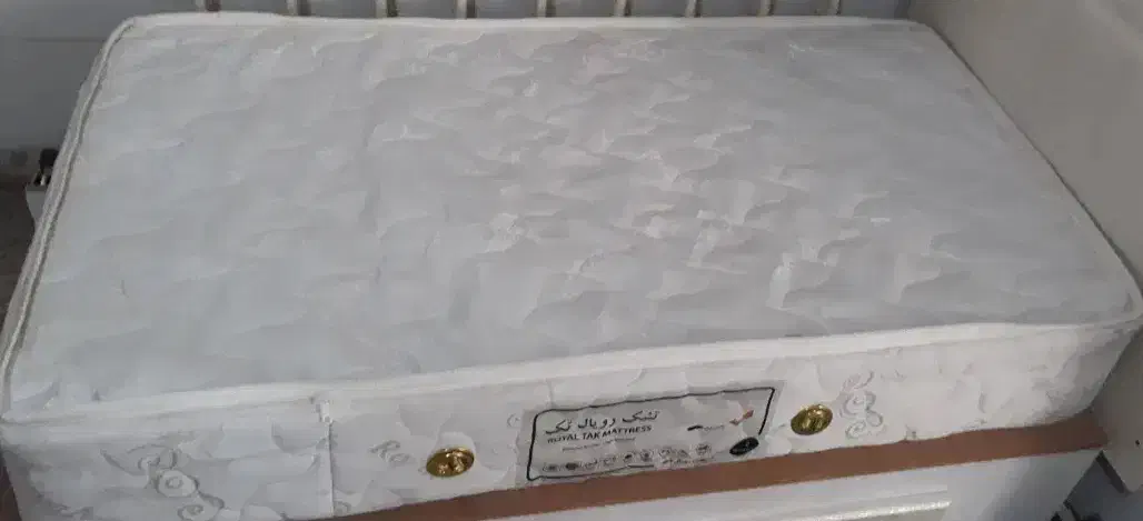 تشک تخت|تشک تختخواب|هشتگرد, هشتگرد قدیم|دیوار