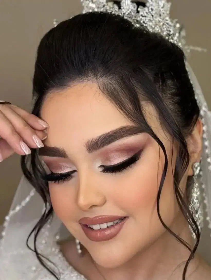 میکاپ و شینیون لیفت کل صورت ،جوانسازی ۴۸ ساعته|خدمات آرایشگری و زیبایی|اصفهان, وحید|دیوار