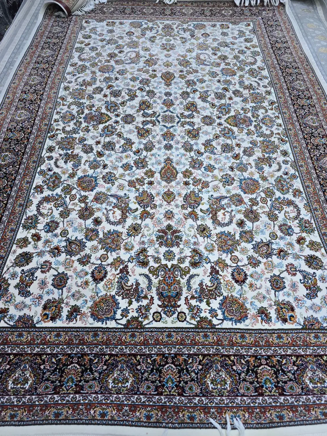 ۱تخته۱۲متری افشان کرم۷۰۰شانه۲۵۵۰تراکم۱۰رنگ|فرش|مهاباد (آذربایجان غربی), |دیوار